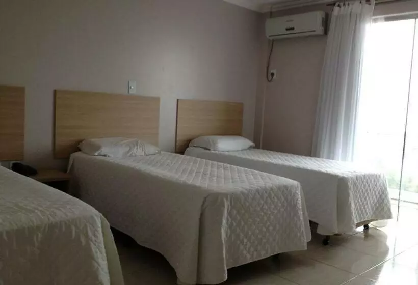 Deluxe Kolmen Hengen Huone, Cedro Palace