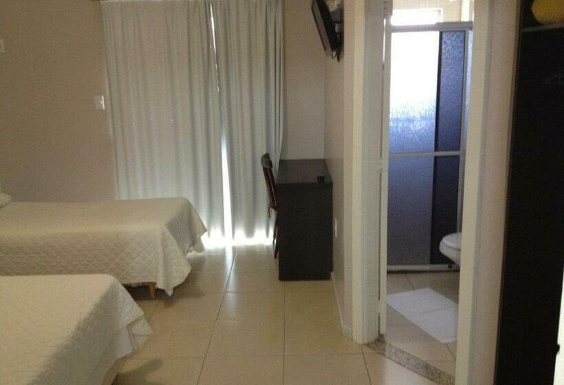 غرفة ديلوكس ثلاثية, Cedro Palace