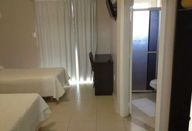 Deluxe Kolmen Hengen Huone, Cedro Palace