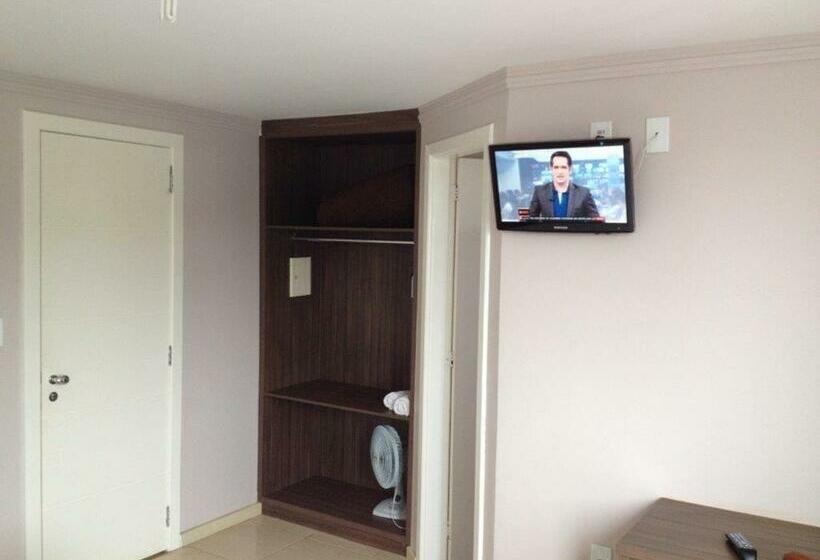 غرفة ديلوكس ثلاثية, Cedro Palace