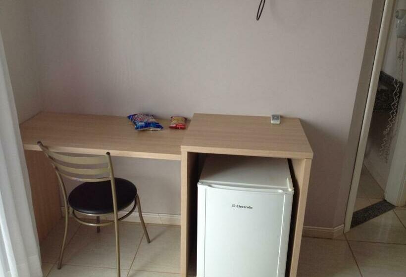 غرفة ديلوكس ثلاثية, Cedro Palace