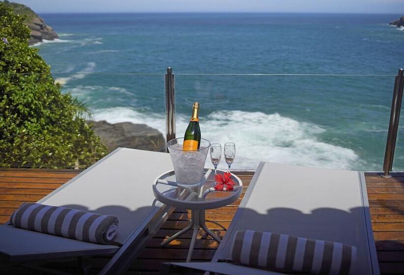 标准间, Cliffside Luxury Inn