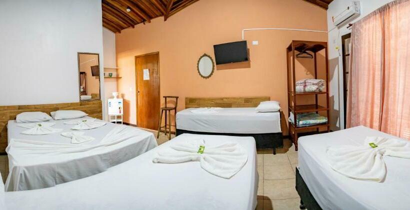 수피리어 패밀리 룸, Dellamares