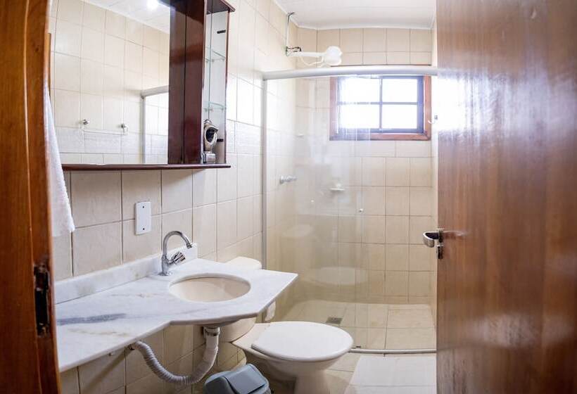 수피리어 트리플 룸, Dellamares