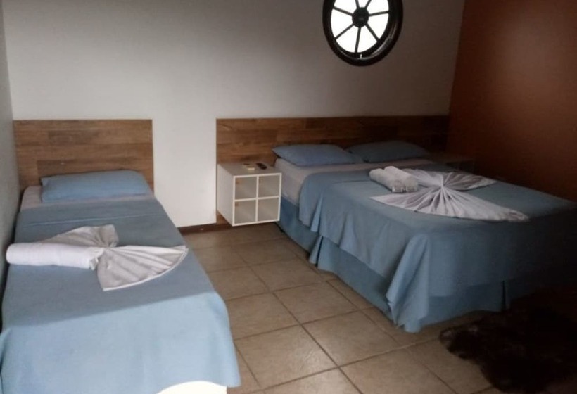 수피리어 트리플 룸, Dellamares