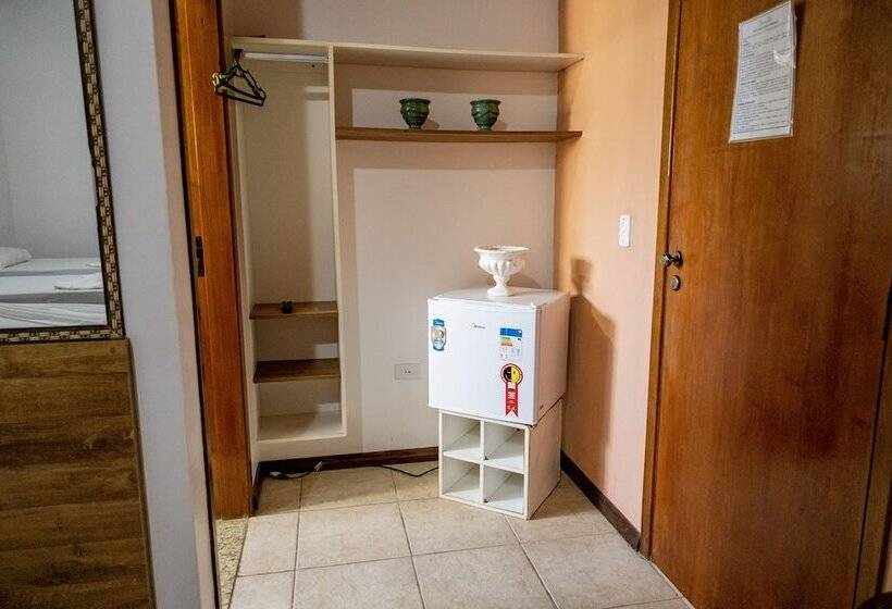 수피리어 룸, Dellamares