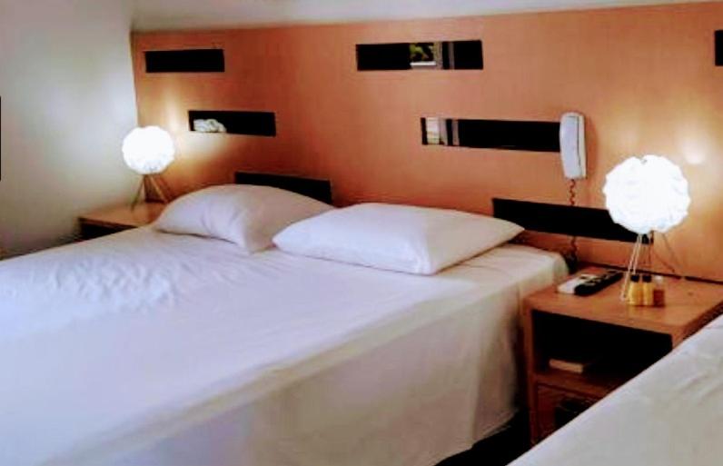 سوئیت با بالکن, Lagoa Quente