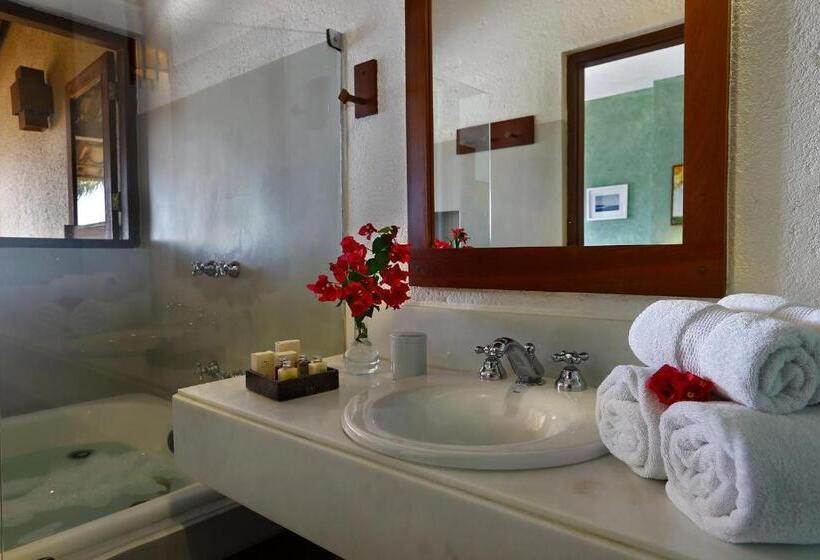 侧面海景标准三人间, Maitei