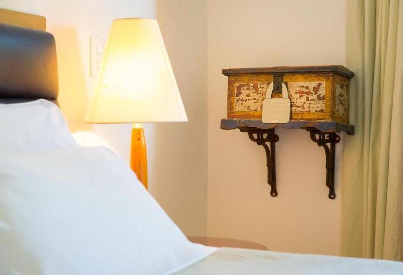 Quarto Triplo Superior, Pousada Pontal Gardens