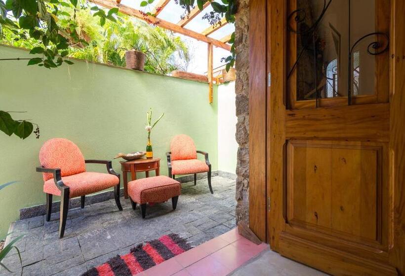 Quarto Estandar com Hidromassagem, Pousada Pontal Gardens