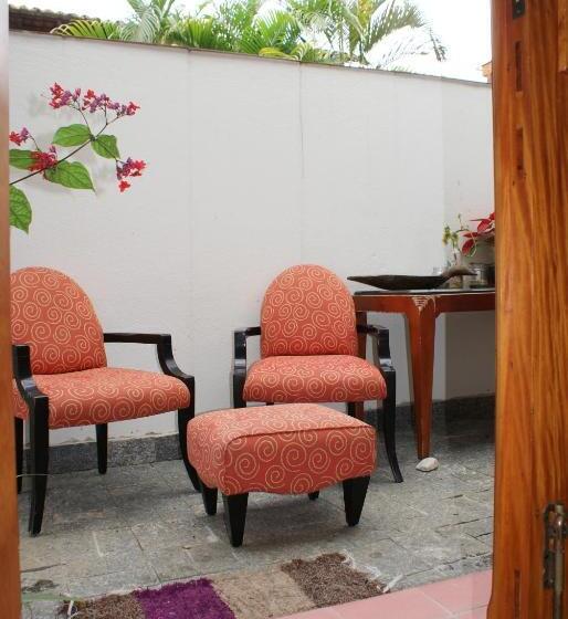 Quarto Estandar com Hidromassagem, Pousada Pontal Gardens