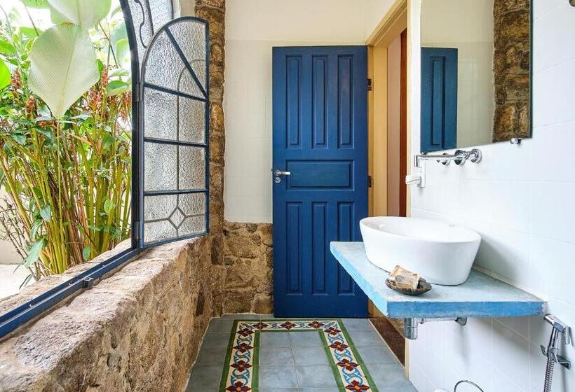 Quarto Estandar com Hidromassagem, Pousada Pontal Gardens