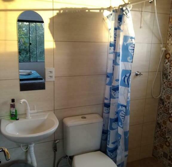 스위트, Hostel Dina & Suítes