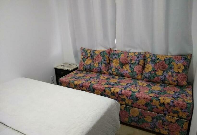 스위트, Hostel Dina & Suítes