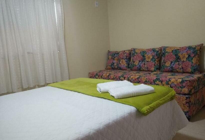 스위트, Hostel Dina & Suítes