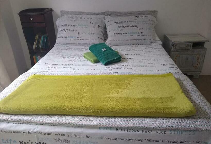 스위트, Hostel Dina & Suítes