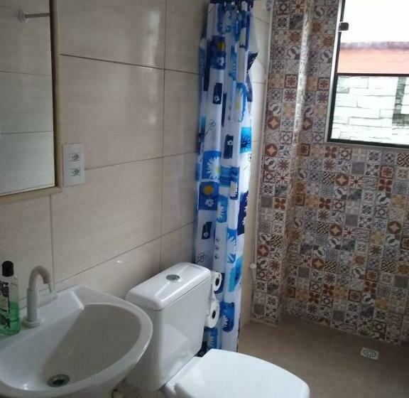 스위트, Hostel Dina & Suítes