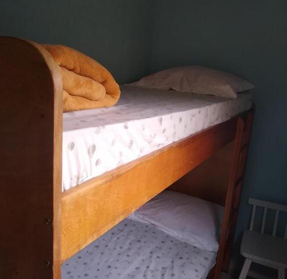 패밀리 스위트, Hostel Dina & Suítes