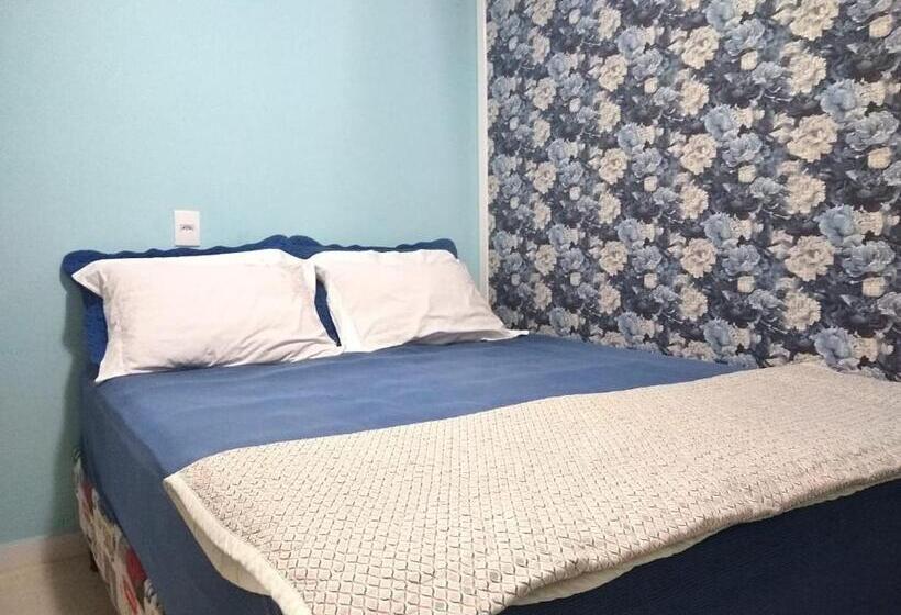 패밀리 스위트, Hostel Dina & Suítes