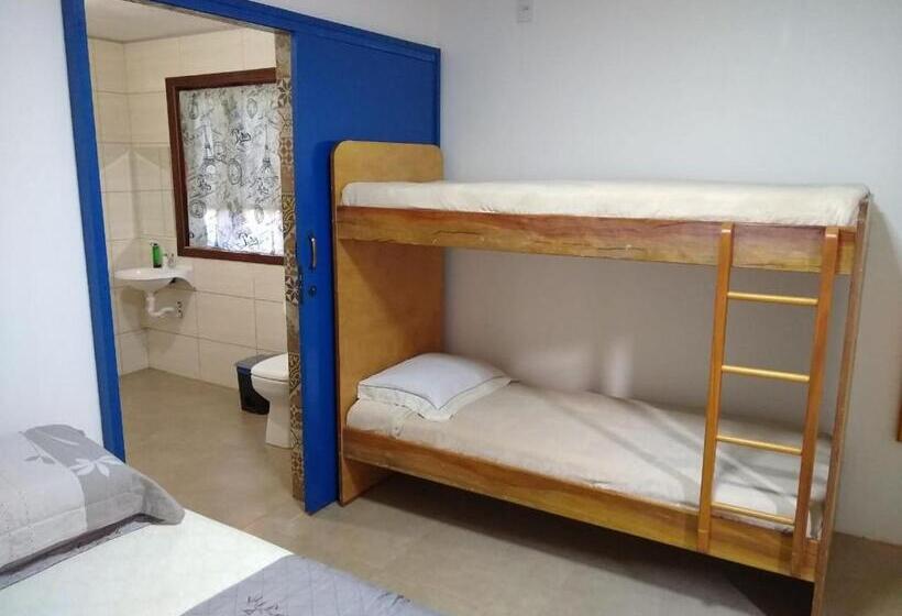 패밀리 스위트, Hostel Dina & Suítes