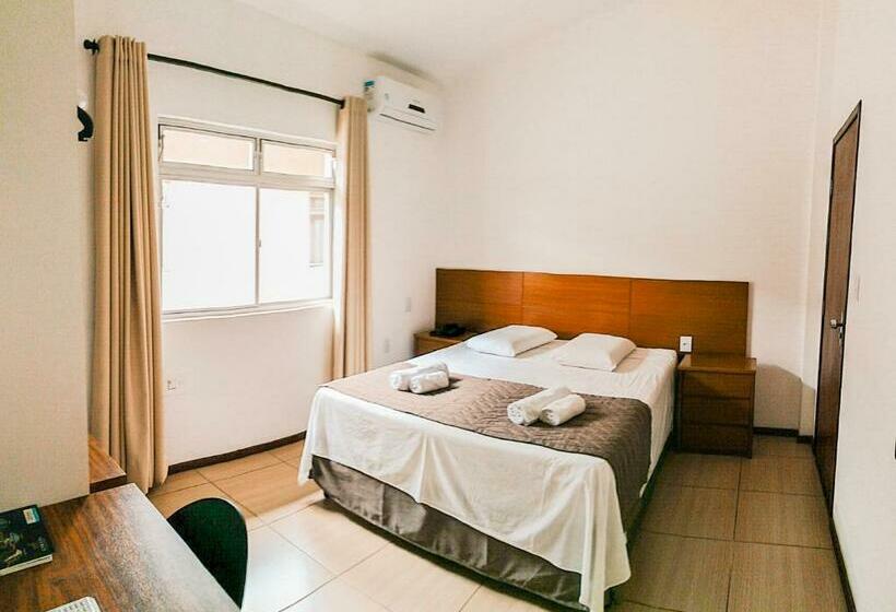 غرفة قياسية, Cyrilo S Palace