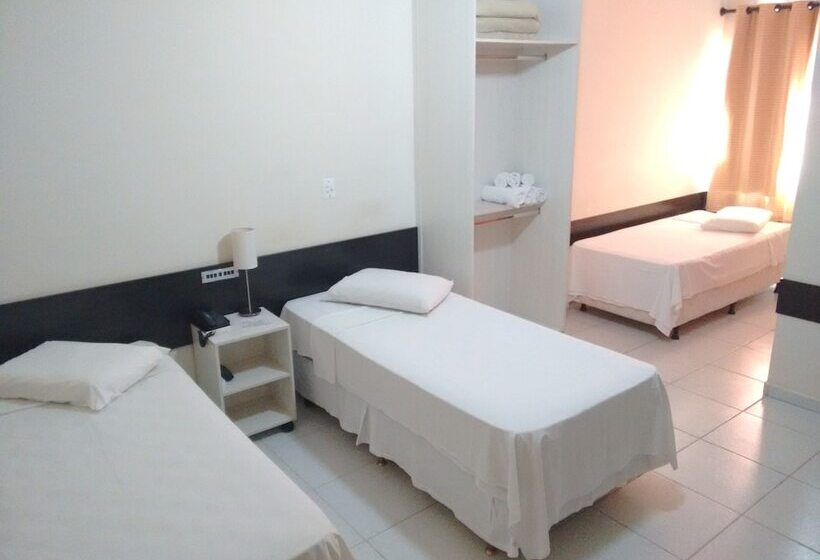 3-Bett-Standardzimmer, Ferian Plaza