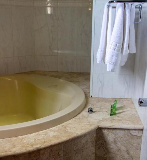 סוויטה עם ג'קוזי, Firenze Hotel Votuporanga Próximo Ao Assary Clube De Campo E O Centro De Lazer Do Trabalhador By