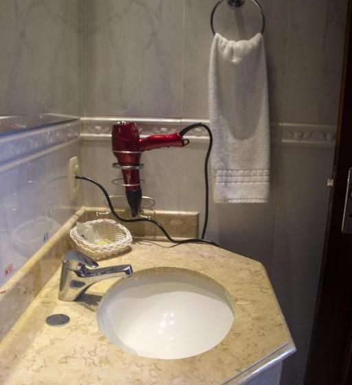 חדר דלוקס לשלושה, Firenze Hotel Votuporanga Próximo Ao Assary Clube De Campo E O Centro De Lazer Do Trabalhador By