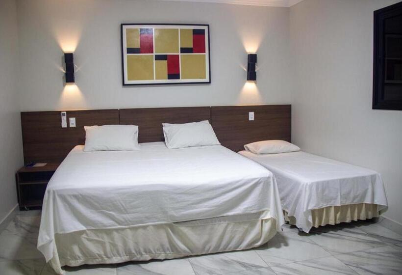Семейный Номер Deluxe, Firenze Hotel Votuporanga   Próximo Ao Assary Clube De Campo E O Centro De Lazer Do Trabalhador   By