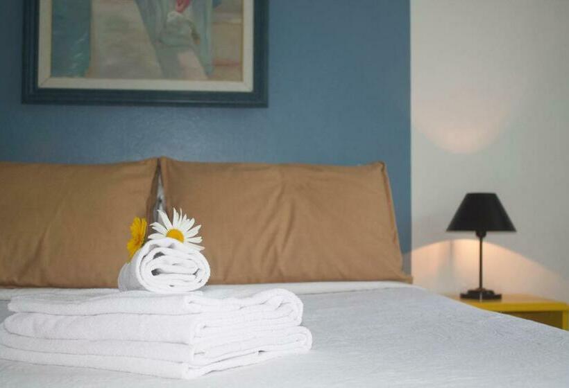 Трехместный Номер Deluxe, Flamboyant