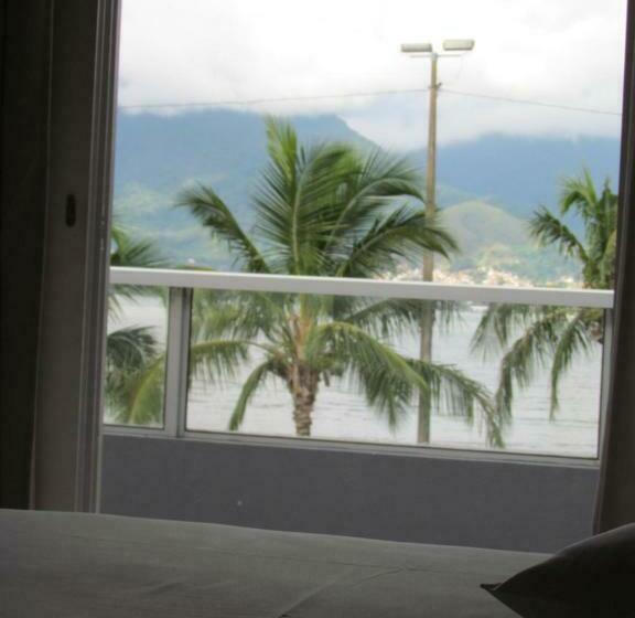 غرفة قياسية مطلّة علي البحر, Guarda Mor