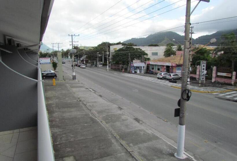 غرفة قياسية مطلة على المدينة, Guarda Mor