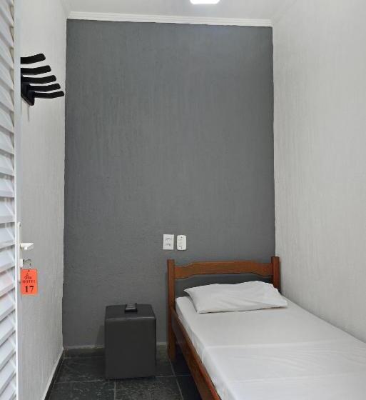 Cameră Single Standard cu Baie Comună, & Hostel Ribeirao