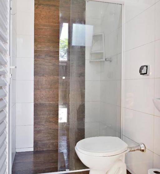 Quarto Estandar Individual Banheiro Compartilhado, & Hostel Ribeirao