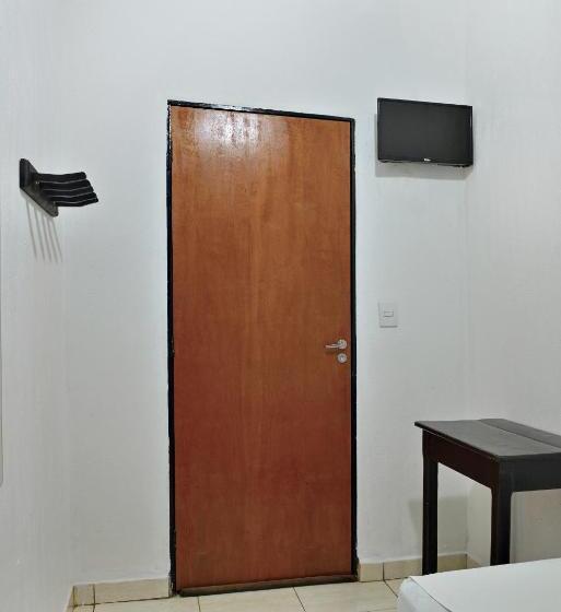 Cameră Single Standard cu Baie Comună, & Hostel Ribeirao