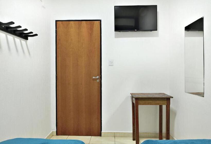 Cameră Standard cu Baie Comună, & Hostel Ribeirao