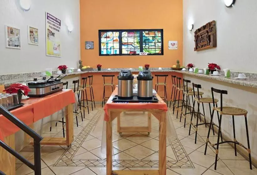 اتاق استاندارد با سرویس بهداشتی مشترک, & Hostel Ribeirao