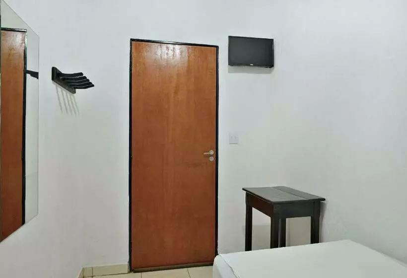 اتاق استاندارد یک تخته با سرویس بهداشتی مشترک, & Hostel Ribeirao