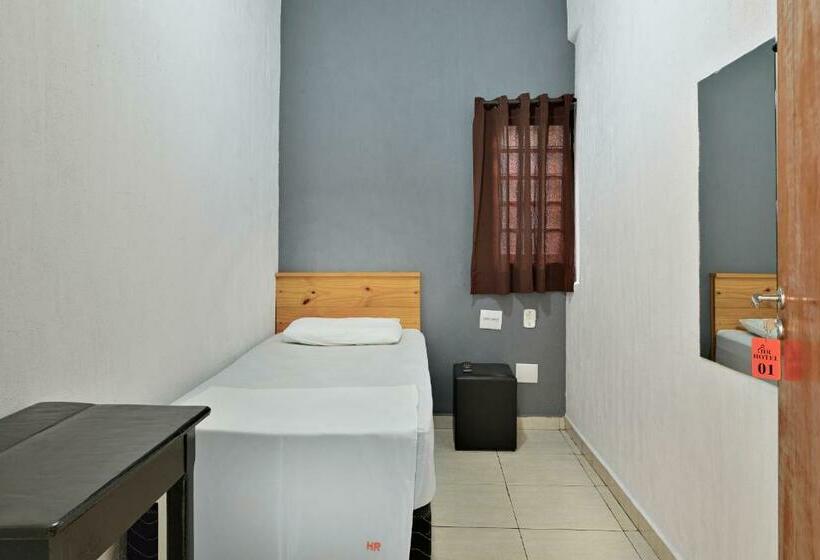Quarto Estandar Individual Banheiro Compartilhado, & Hostel Ribeirao