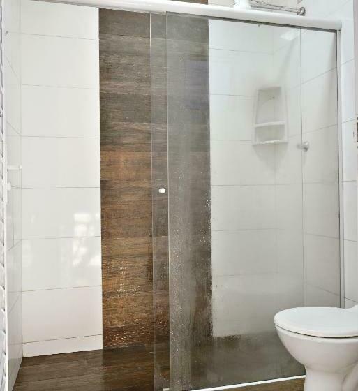 Quarto Estandar Individual Banheiro Compartilhado, & Hostel Ribeirao