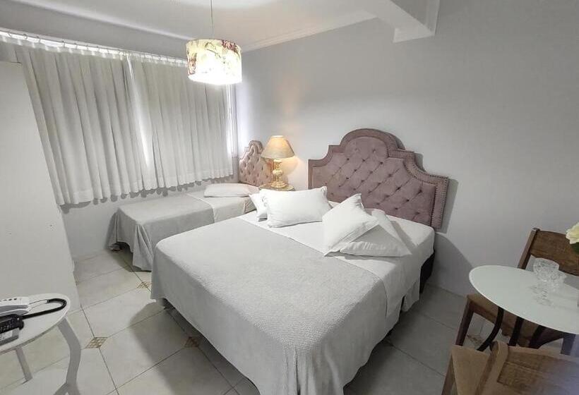 اتاق لوکس, Imigrantes