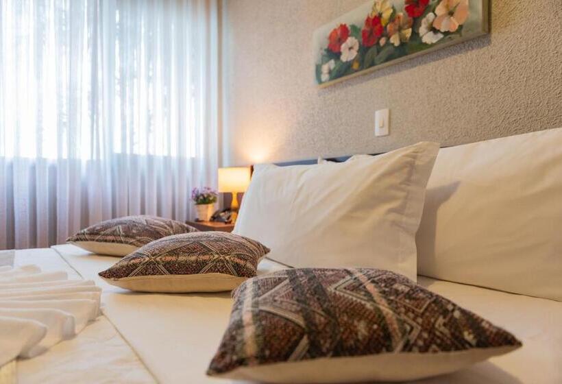 דירת חדר סופריור, Itajara