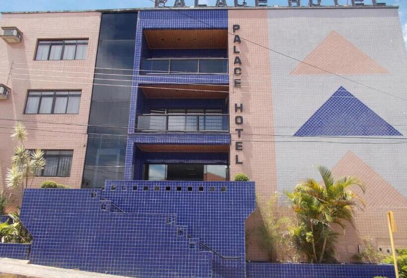 Quarto Estandar, Palace