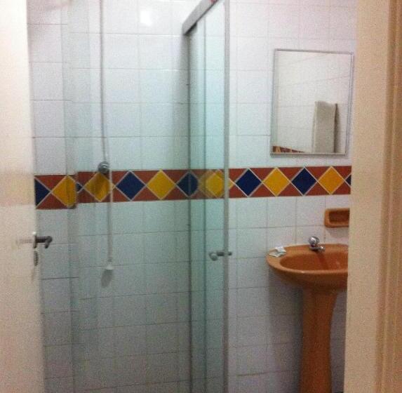 Quarto Estandar, Palace