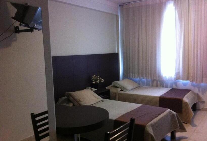 Quarto Estandar, Palace