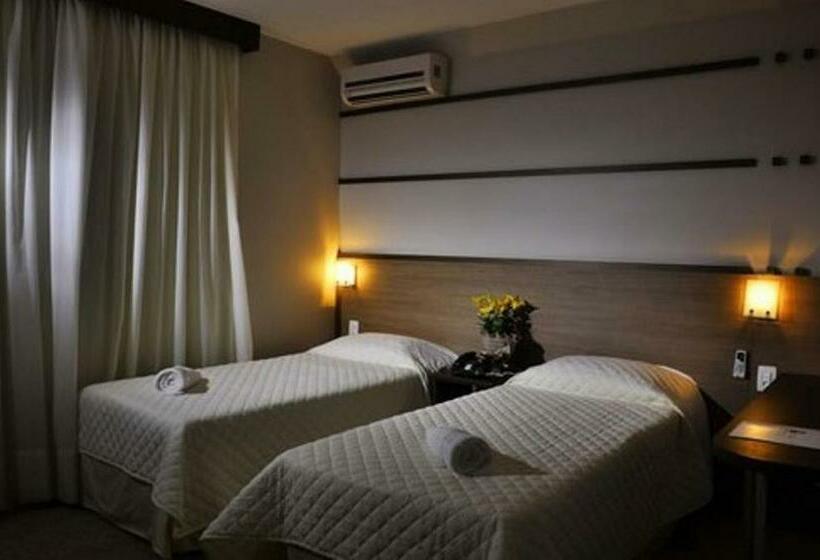 غرفة سوبيريور, Petry Plaza