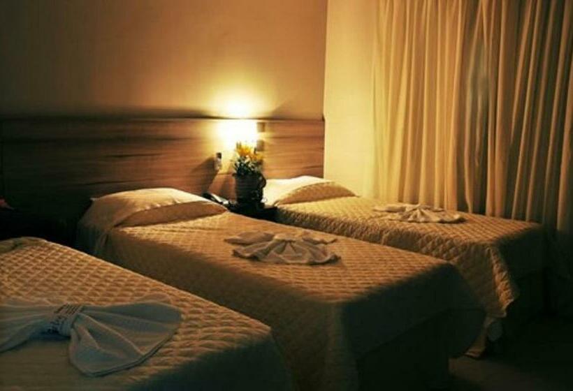 غرفة ديلوكس ثلاثية, Petry Plaza