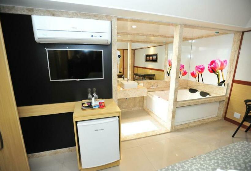 جناح بريميوم, Premium Plaza