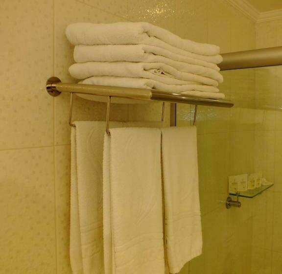 标准三人间, Videiras Palace