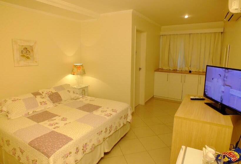 标准三人间, Videiras Palace